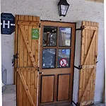 Hotel La Foret De Maronne La Garde (Isere)